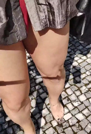 Joana Love: Mengunjungi Pemakaman dan Gereja