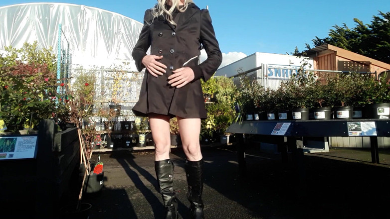 The Midnight Minx: Gartencenter 2
