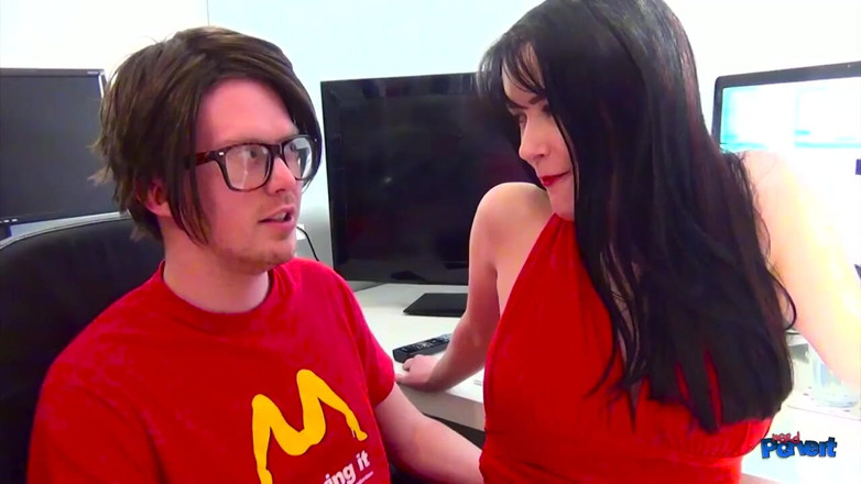 Nerd Pervert: Abby Price - pizdă drăguță de 19 ani