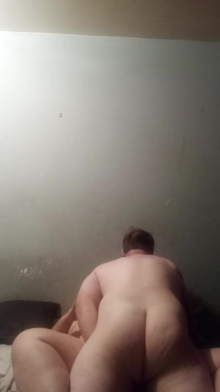 hothouse18xxx: Iubită sexy îmi suge pula, se masturbează și stai pe mine și are...