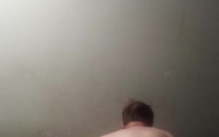 hothouse18xxx: Iubită sexy îmi suge pula, se masturbează și stai pe mine și are...
