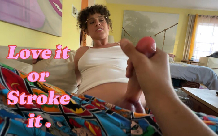 VibeWithMommy: Неожиданный визит мачехи-транса сводной сестры