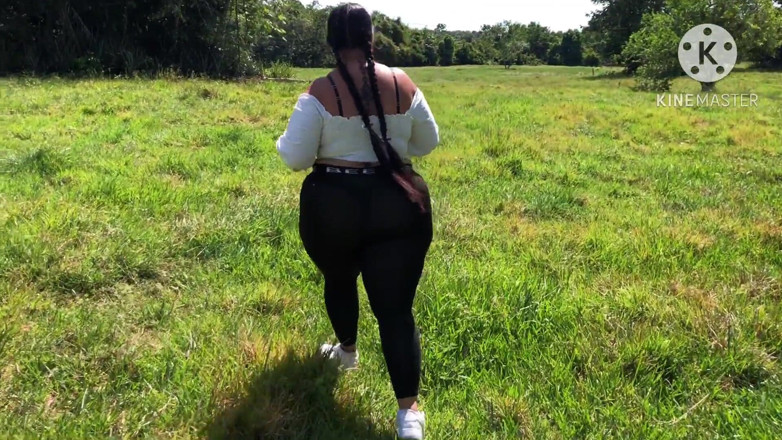 Lexly_16: Stranger Fucks Me for Money Outdoors