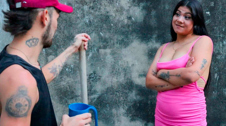 SandrazxGirl: Güzel Hintli üvey kız kardeş büyük göt üvey erkek kardeşine bir bardak...