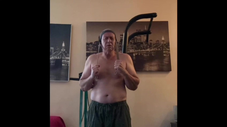 Alex Art: 壮汉训练后手淫