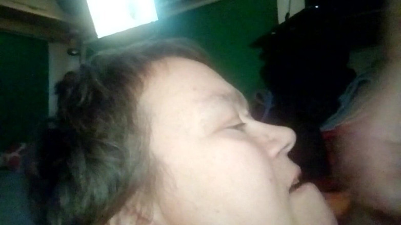 Sex hub couple: Big cumshot into Jen's hot mouth