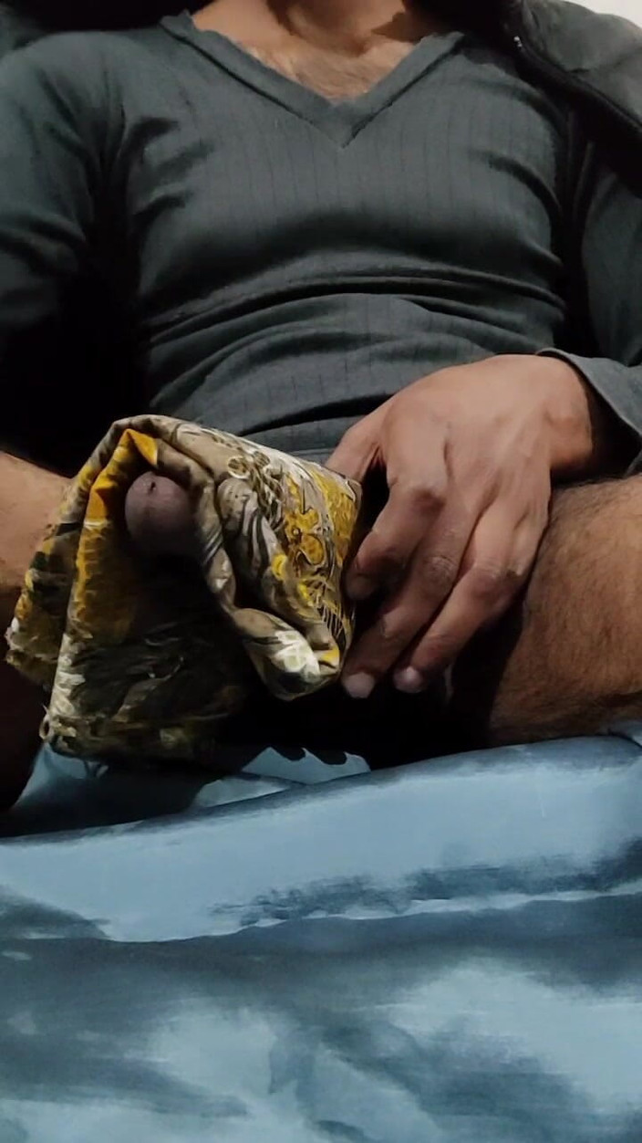 Satin And Silky: サテンシルク手コキポルノ - 義理の妹の黄色のプリントサテンシルキーサルワールとディックヘッドラブ (56)