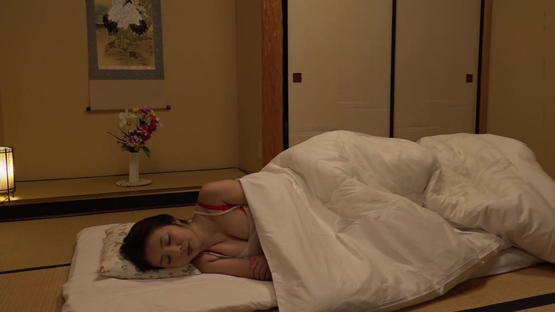 Vulture: Сексуальний апетит чоловіка і перезахисної мачухи, яка навіть виконує секс-роботу тільки для нього.-5