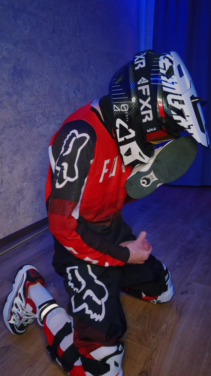 Sneakersmax98: Only Your Mouth Will Take the Pressure off a Horny...
