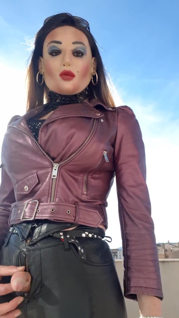 Tatiana Zorrita: З маскою на відкритому повітрі