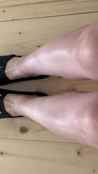 Walking in Flip-flops and Barefoot in the Apartment