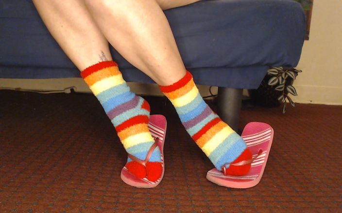 TLC 1992: Fuzzy Socks in Pink Flip Flops