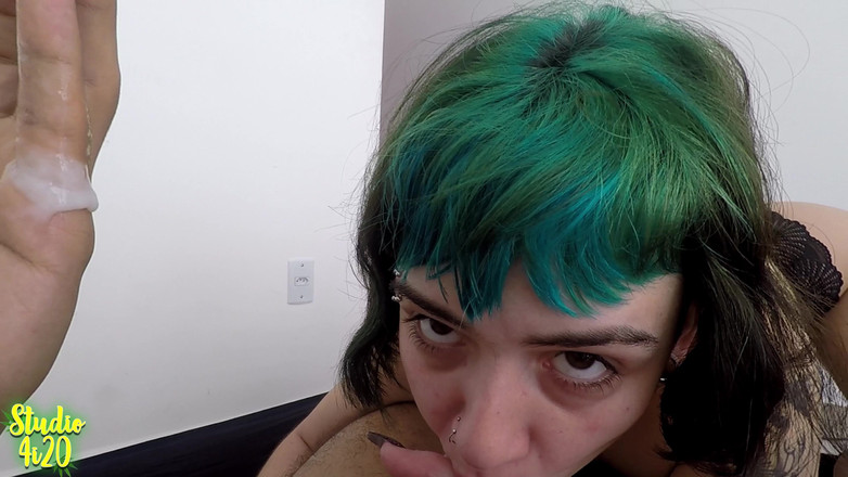 Mano Nico Official: Mladá lahodně saje