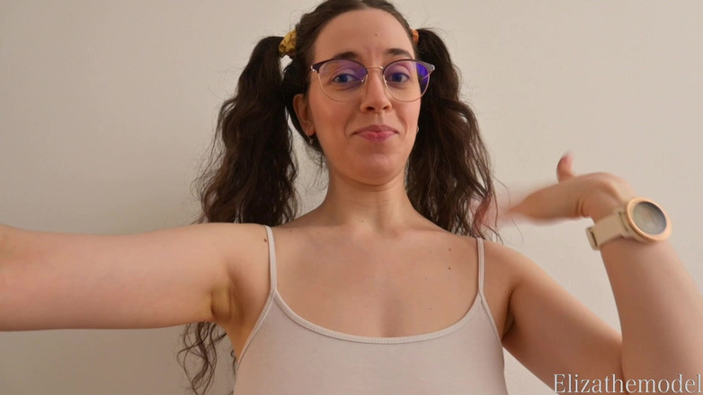 ElizaTheModel: 胸罩理发师被弄湿了