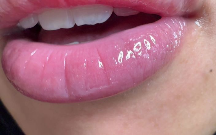 Asmr_mouth: Великаншка принимает этому маленькому человечку в ее рот