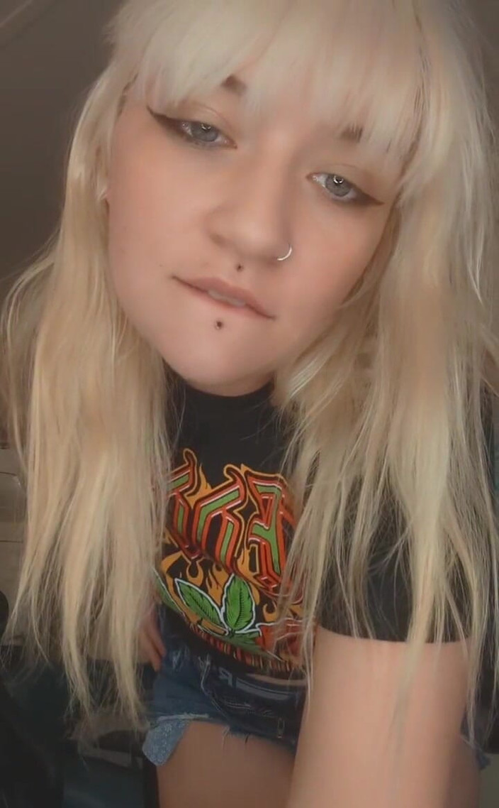 Evelyn Storm: Ồ không, tôi đã làm rơi một số bộ ngực;)