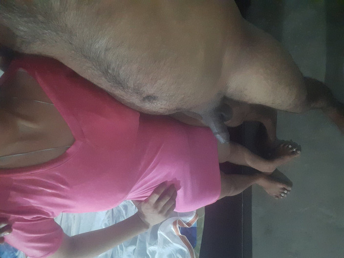 Satyam: Bonne nuit, mari, ma copine