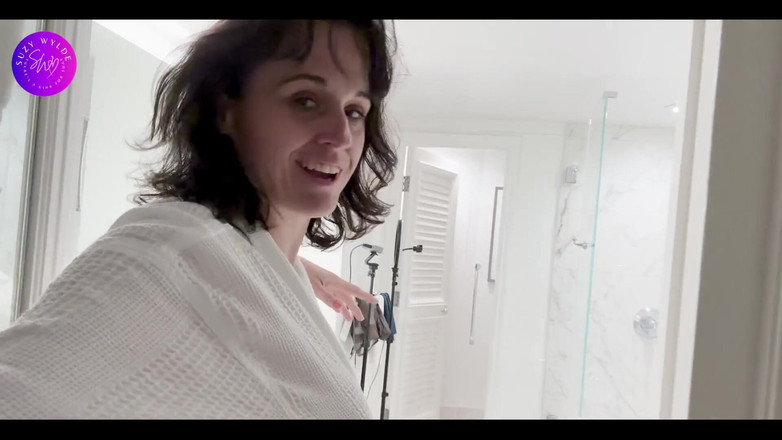 Suzy Wylde: Подглядывание за Suzy Wylde- сюрприз на день рождения!