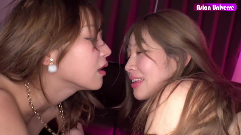 Far east hentai works: Le tettone ragazze gemelle spingono ogni limite in una festa...