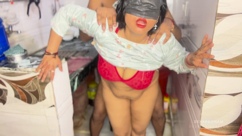 Badal09: Stepsister-in-law's Saree Slipped in the Kitchen - Stepbrother-in-law Squeezed Her Before...