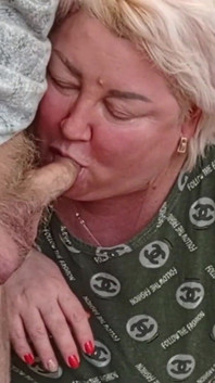 Cum in Stepmom's Mouth After Jerking off and Blowjob