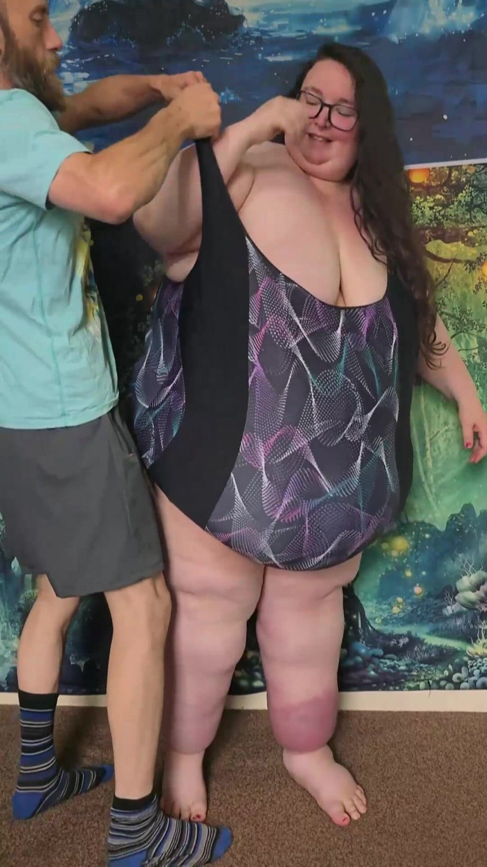 SSBBWLadyBrads: SSBBW Fat Goddess Swimwear Try on