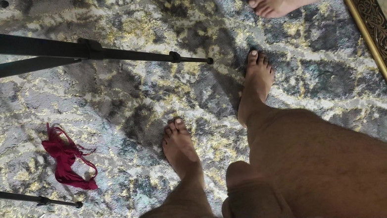 Salma Arab: Обмен спермой в домашнем бисексуальном тройничке