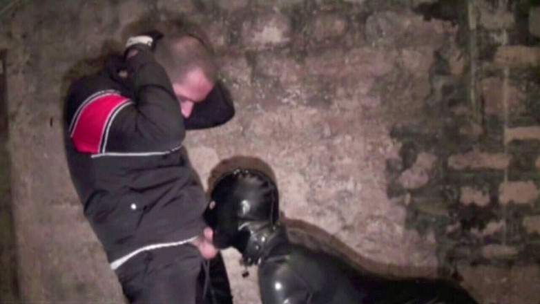 Sneaker Sex Kinky: Humiliation extrême dans les pieds et les pieds de la...