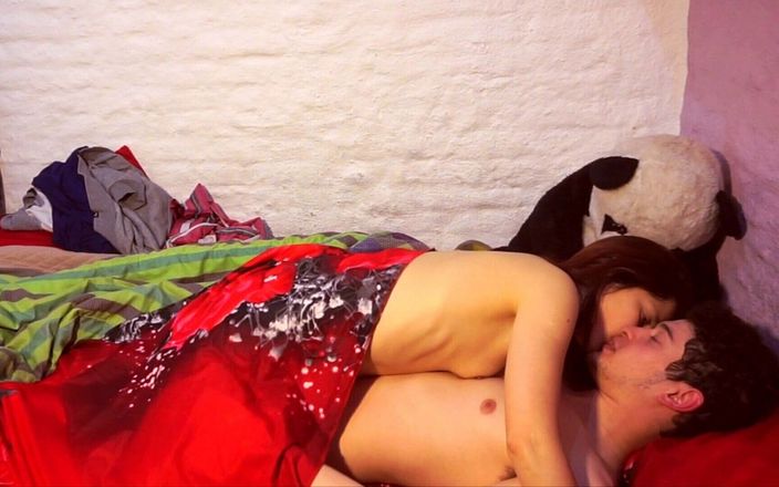 Kyle Smith: Ein junges verliebtes paar, das leidenschaftlichen sex hat, endet mit...