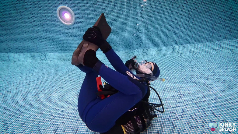 UKCuteGirl Lucy Lauren: Scuba retraite deel 2: Fin Cursor &amp; bouschooltraining Trouble