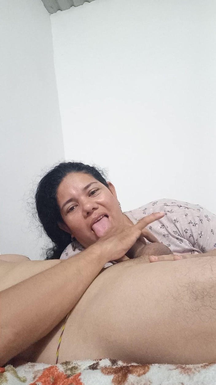 Valkyrie and Luigy Couple: Kız arkadaş lezzetli derin gırtlak emiyor