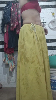Priya Bhabi Sunday Enjoy Bath Video