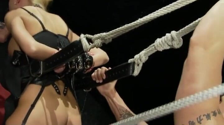 Cryptostudios: Velmi krásná děvka dostane dvojitou penetraci a lízání mrdky