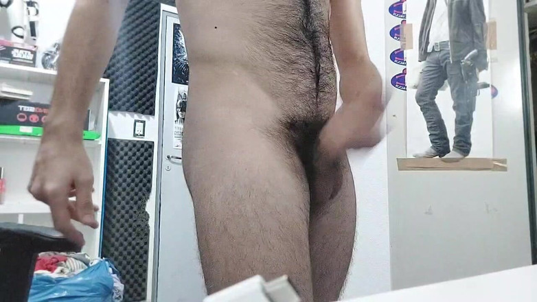 LapijARG: 5 minut masturbuje v mém super bohatém pokoji