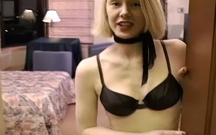 Horny Hairy Girls: Vintage Gorgeous Sexy Amateur with Bush! 90s
