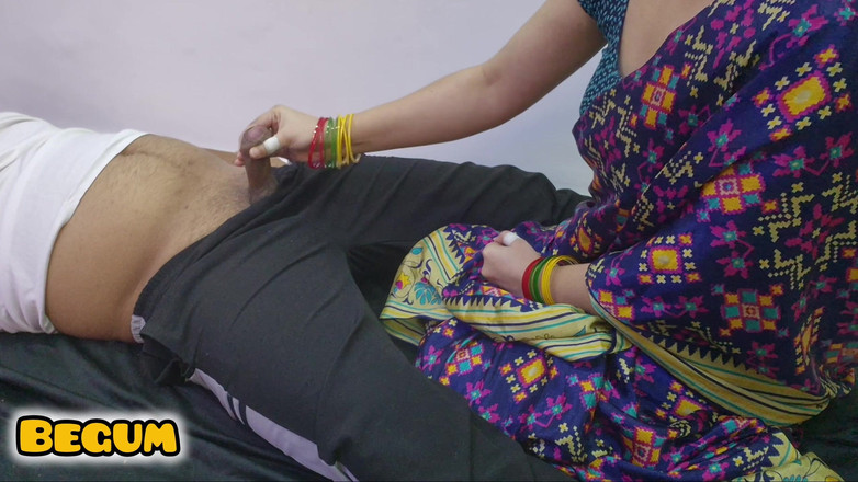 Rukshaar Begum: 電気技師の技が通り過ぎて、アリーシャ・バービーの膣をファックする