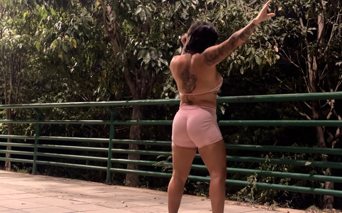 LunaBigBooty: การฝึกทั้งร่างกายแบบสบาย ๆ