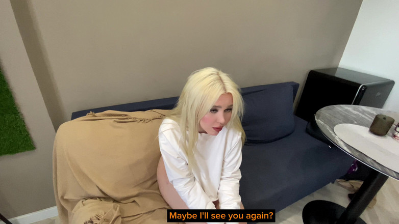 Blondessa: Une salope suce le patron de son mari