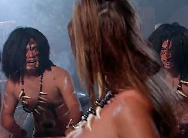 Real Swingers: Dua awek cantik digerudi dubur oleh sekumpulan lelaki miang