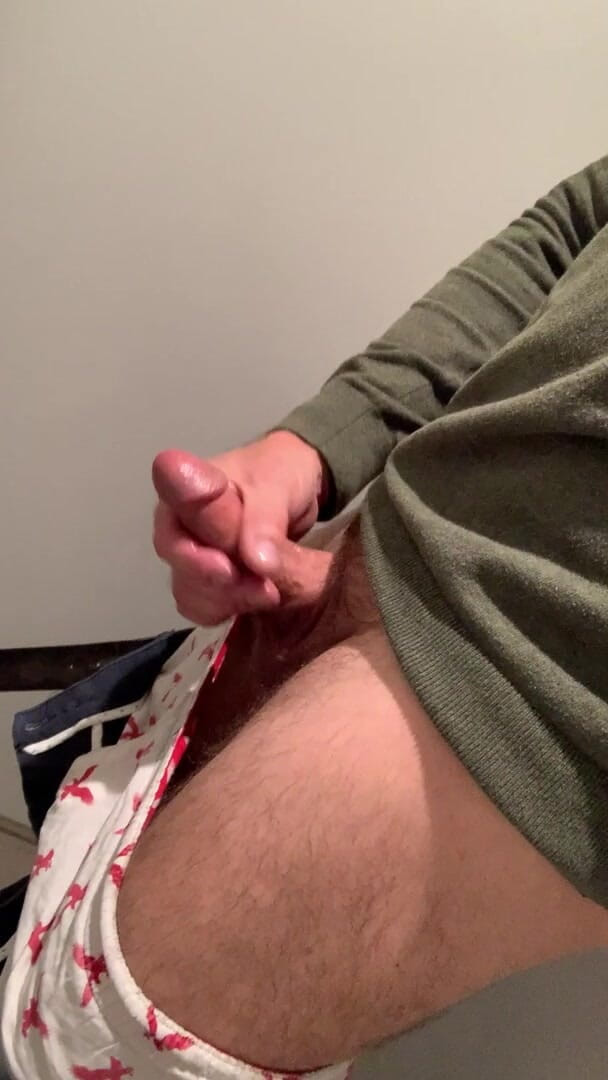 TJenner: Рогової! Так що я дрочу в туалеті аеропорту на горішку на місці