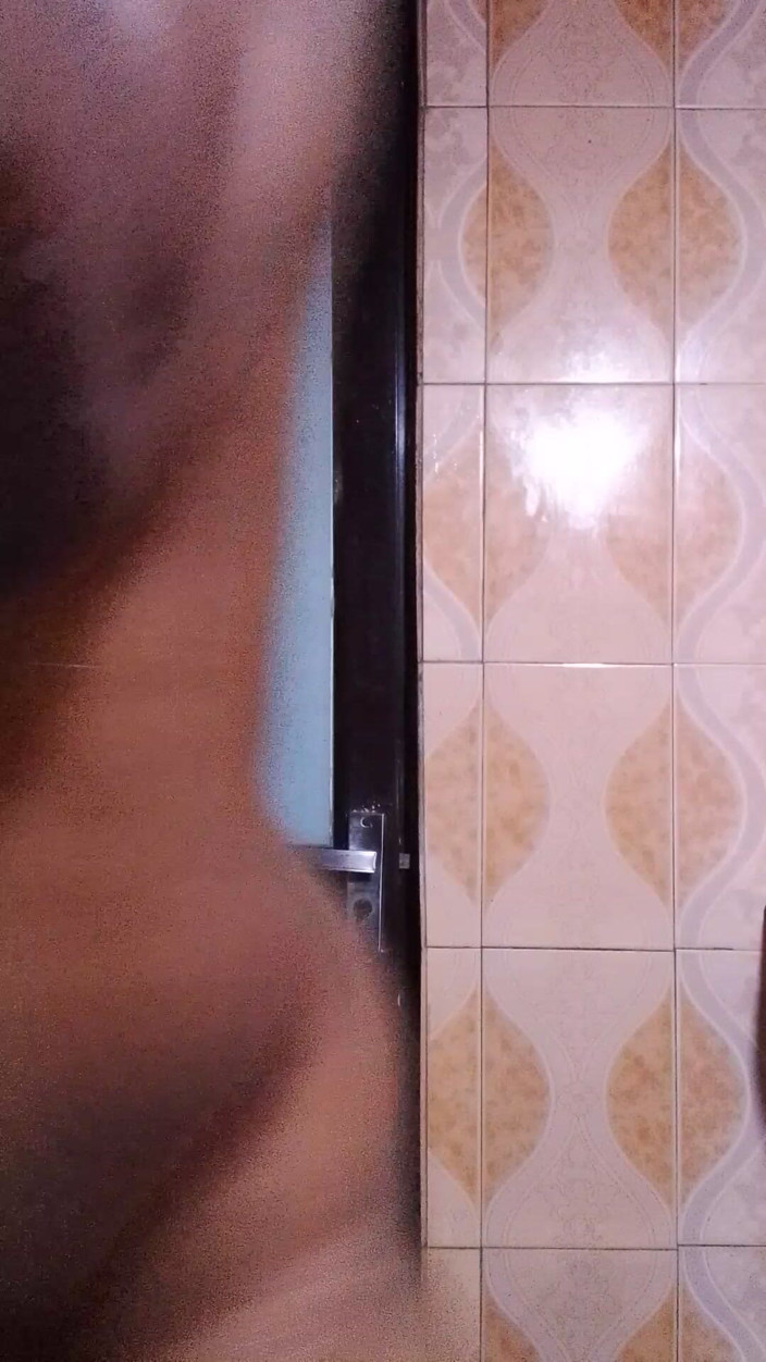 Scarlettbrown: I Washed My Nipples and Asshole