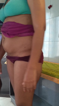 Casais de lua de mel em pé romance e fodendo na mesa de hotel