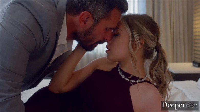 Deeper: Deeper. Bridesmaid Anna Claire Distracts the Jilted Groom