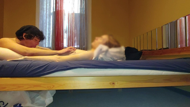 LeoTeenLatinos: J’ai fait l’amour avec un twink bien monté à Francfort