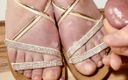 Zsaklin&#039;s Hand and Footjobs: Amateur sandals footfetish