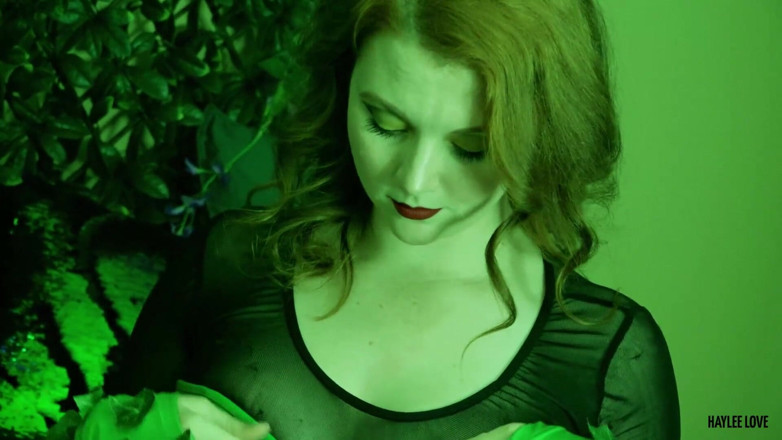 Haylee Love: Poison Ivy makes Robin her slave part 3