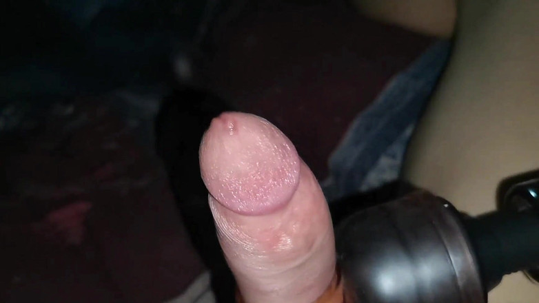 SEXY_GUYBEST: Un nouveau masseur du pénis avec une pointe siliconée fait...