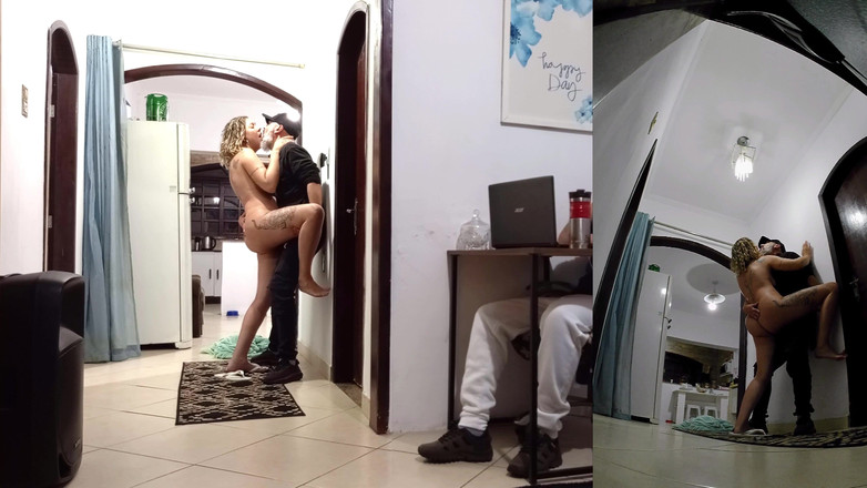 Victor SweetCoupleStories: Echte ehefrau betrügt ihren ehemann, während er mit dem lieferboten...