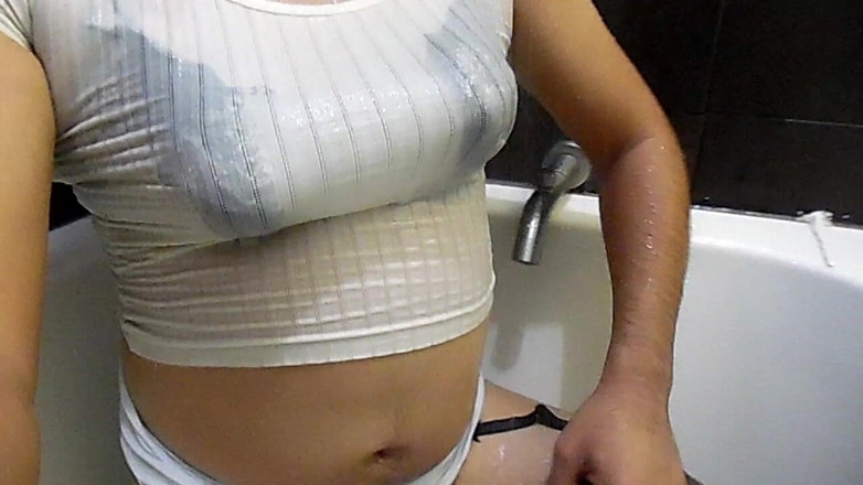 Wet lingerie: 另一个湿润内衣视频