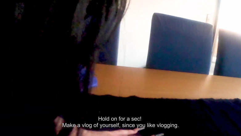 Cumbizz: Studentă mică de 18 ani face sex cu colega de cameră...